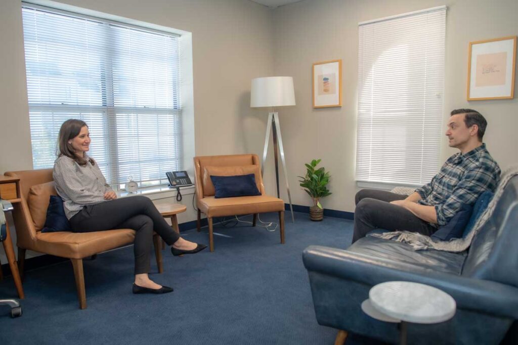 Dr. Vanessa Gomes, PhD, anxiety psychologist near New York
